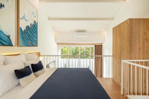 BRAND NEW 1 BR Chic Villa with Cinema - 6mins to Beach