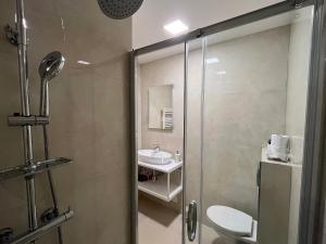 Guest House Lidia with Terrace & Free Parking