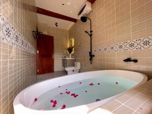 YOUR HOME - Sun by the sea at the East quite side