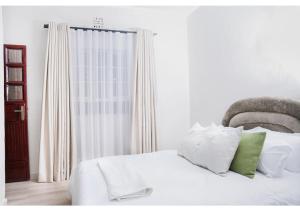 The Petal Pouch, Naivasha