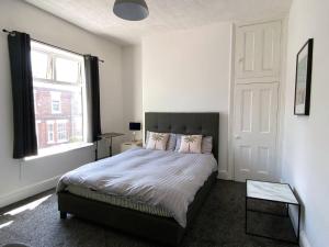 Huge Modern Room to Stay in Salford Samson Plab - Maisons d'hôtes, Manchester