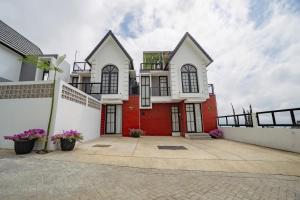 Asri Panderman Villa J-2