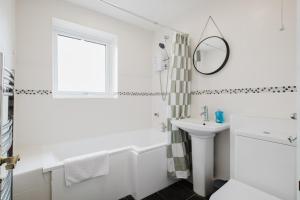 Modern & comfortable 3 bed house