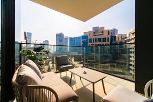 SettlerHomes - Elite 2BR With Private Jacuzzi Oasis