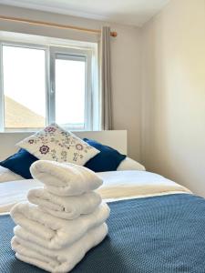 Cobh Retreat Sea & Cathedral Views