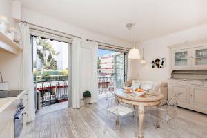 CG Armenonville White