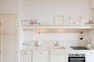 CG Armenonville White