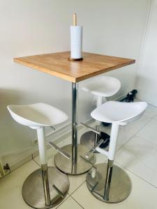 B&B / Chambres d'hotes Chambre cosy proche de l-aeroport CDG : photos des chambres