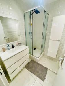 B&B / Chambres d'hotes Chambre cosy proche de l-aeroport CDG : photos des chambres