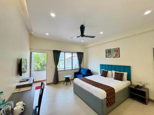 Girivihar Holiday Club - Pure Veg