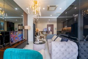 Riverside city center 4 bedroom apartment near Ben Thanh Market free pool