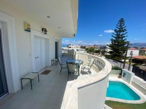 Seaside & Pool Apartments