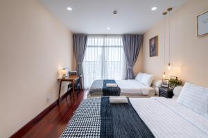 Riverside city center 5 bedroom big apartment near Ben Thanh Market free pool