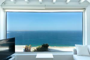 Eagles Nest Mykonos Suites & Apartments - Shared Pool & Jacuzzis
