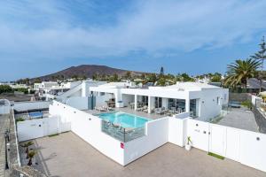 Villa Aqualava 2 by Villa Plus