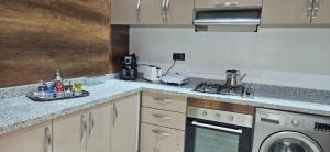 Elegant & Chic Retreat, Pool, Prime Location