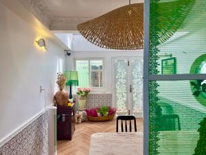 Cherry Blossom Boutique Hotel Entire House Bui Vien