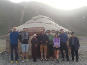 Базовый лагерь у подножия Ленин Пик