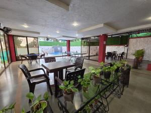 Girivihar Holiday Club - Pure Veg