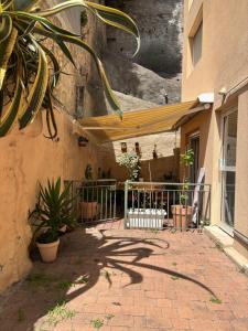 Studio jardin 5 mn plage Monaco Air Conditioner