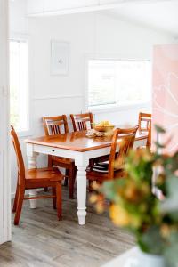 Starfall Cove - Family Friendly, Cosy Beach Shack - Binalong Bay