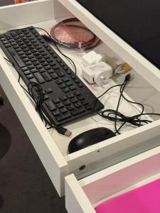 Harbour Front - 1min to ICCC, Casino - Parking, Office WFH Setup, Pool, Gym