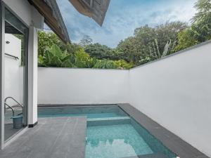 Villa H2O by Dr Nalin -Entire 2BR Villa - Private Pool & Breakfast - 5 min to Secret Beach