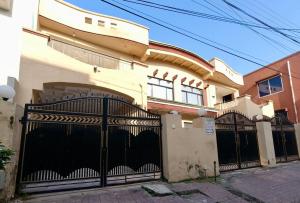 ROOM Cozy Guest Room in Rawalpindi - Perfect FAMILY ONLY