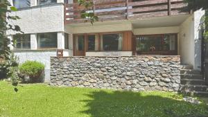 Chesa San Gian - Terrace on garden