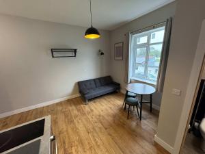 The Willow - Studio 12