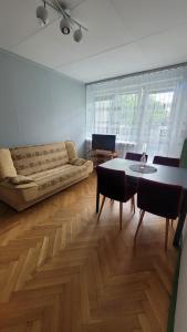 7 osob, 3 pokoje, super lokalizacja