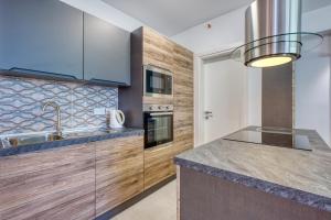 Stunning Studio Heart of St Julians Sleeps 4