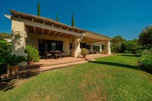 La Zagaleta, Benahavís - Villa with private pool and mountain views