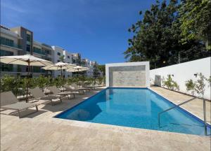 Luxury first floor Apartment Pool kingside suite