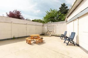 Appartements Escale-marne fr - 001 - RDC - Private Terrace - Free Parking - Free Luggage Storage - Metro 8 Eiffel Tower -All equipped - Linen Included - Washing Machine - Dish Washer - Luxury Mattress 160X200 - Panoramic View - From 1 to 4 guests : photos des chambres