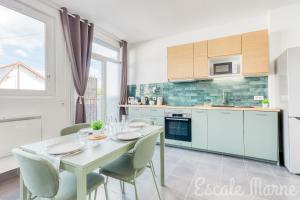 Appartements Escale-marne fr - 001 - RDC - Private Terrace - Free Parking - Free Luggage Storage - Metro 8 Eiffel Tower -All equipped - Linen Included - Washing Machine - Dish Washer - Luxury Mattress 160X200 - Panoramic View - From 1 to 4 guests : photos des chambres