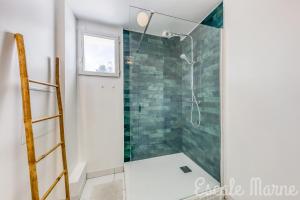 Appartements Escale-marne fr - 001 - RDC - Private Terrace - Free Parking - Free Luggage Storage - Metro 8 Eiffel Tower -All equipped - Linen Included - Washing Machine - Dish Washer - Luxury Mattress 160X200 - Panoramic View - From 1 to 4 guests : photos des chambres
