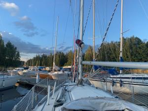 Accommodation on a sailboat in Sysmä harbour