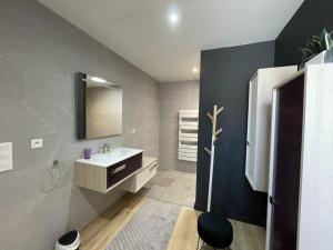 Villas Villa moderne a Soustons avec piscine chauffee, 3 chambres et cuisine exterieure, animaux acceptes - FR-1-379-167 : photos des chambres