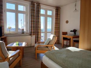 Gaestehaus-Gorch-Fock-Wohnung-1-mit-direktem-Meerblick