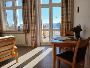 Gaestehaus-Gorch-Fock-Wohnung-1-mit-direktem-Meerblick