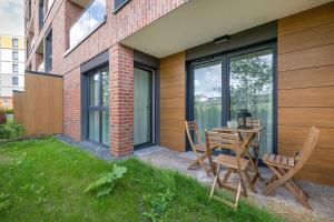Bright Apartment in Cracow Center with Terrace, Desk and Bathtub by Noclegi Renters