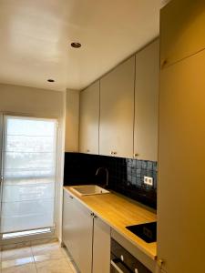 An Elegant apartment, Quiet Stay with Moroccan Touch