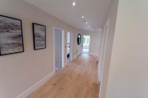 York - Entire Holiday Home with parking and garden