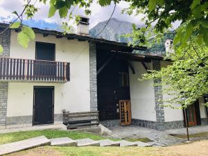 GuestHost - Casa Carola - Lovely Courmayeur Flat!