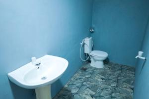 The garlic Restaurant & Lodge