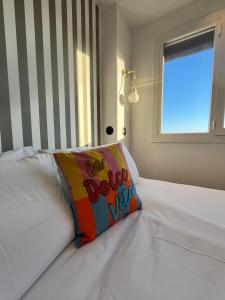 Appartements RIVIERA - 2 Pieces de Charme - Vue Lac - Clim - Parking : photos des chambres
