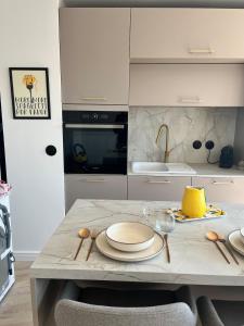 RIVIERA - 2 Pièces de Charme - Vue Lac - Clim - Parking