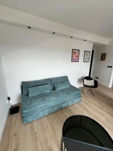 Appartements RIVIERA - 2 Pieces de Charme - Vue Lac - Clim - Parking : photos des chambres
