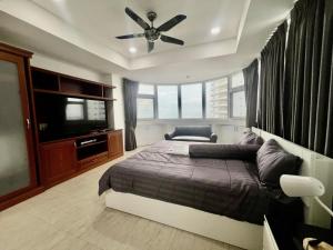 Luxury condo with a sea view near Dongtan Beach